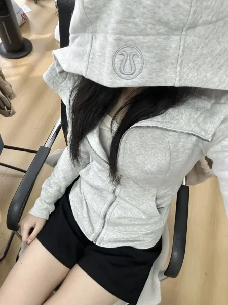 Design Zip-Up Hoodie Off-White Full-Zip Hooded Sweatshirt - 6