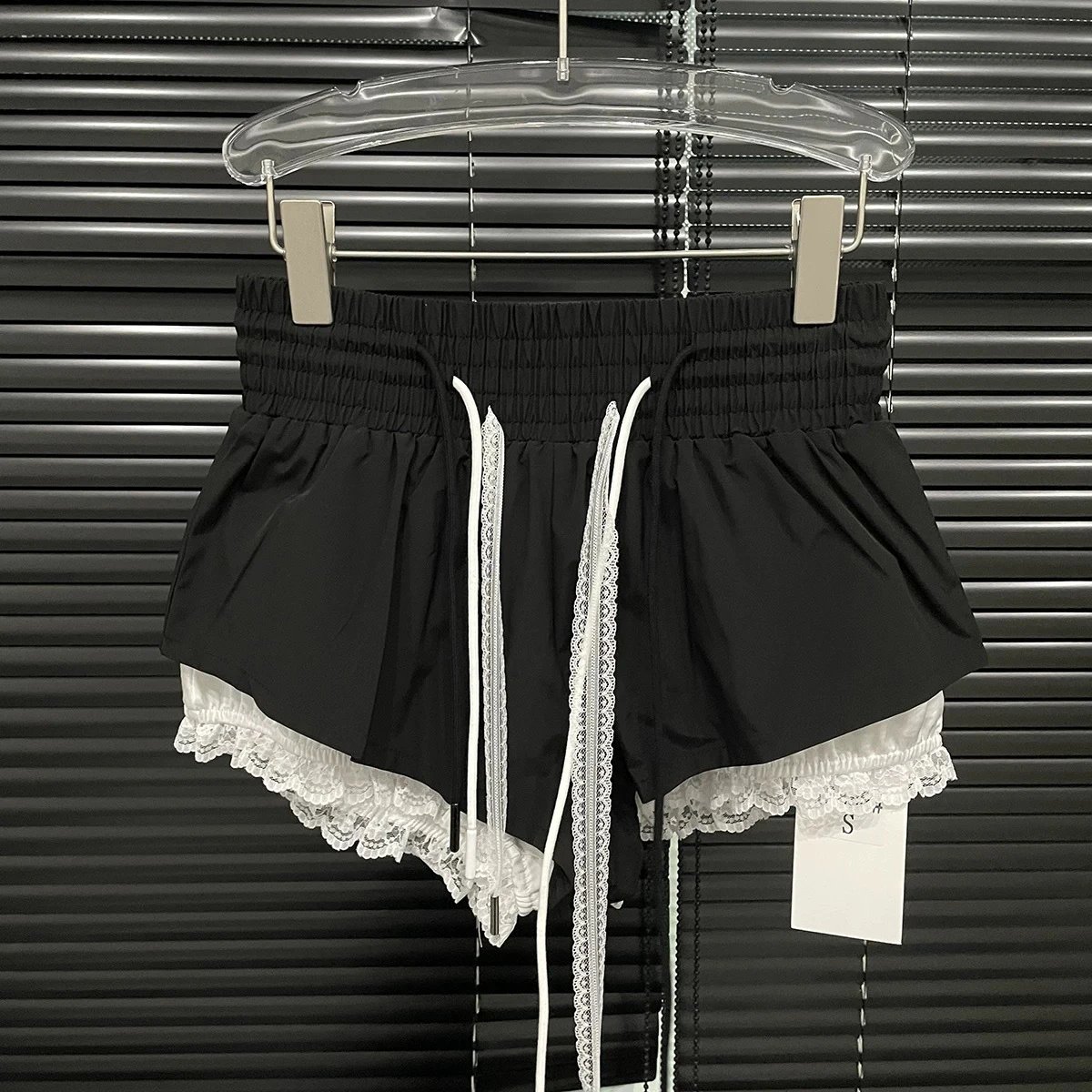 Design Lace-Trimmed Layered Shorts White - 4