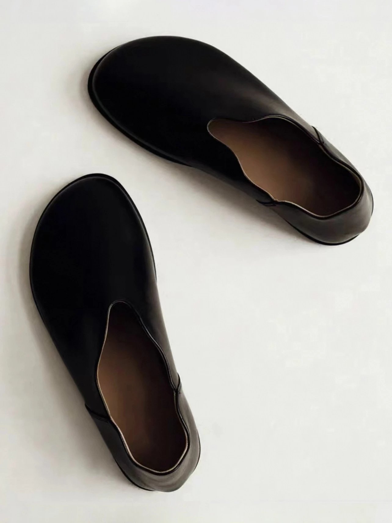Design Scalloped-Edge Slip-On Loafers Black - 9