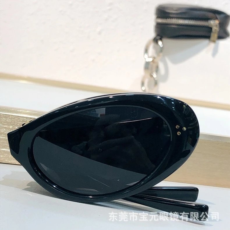 Design Tortoiseshell Foldable Sunglasses with Amber Lenses Sunglasses - 10