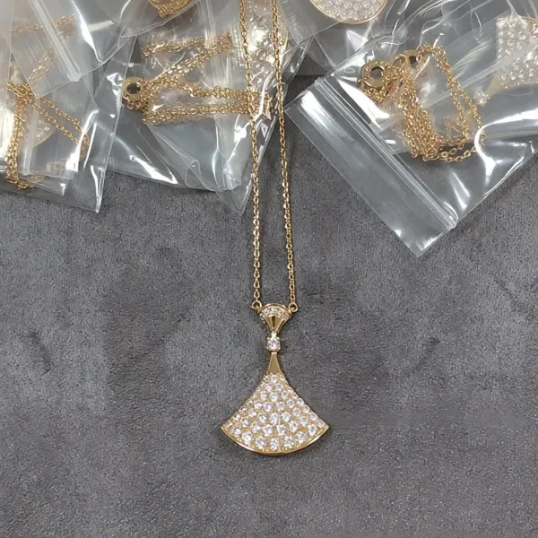 Bvlgari Diva's Fan Pendant Necklace Gold Pave Diamond Necklace Jewelry - 1