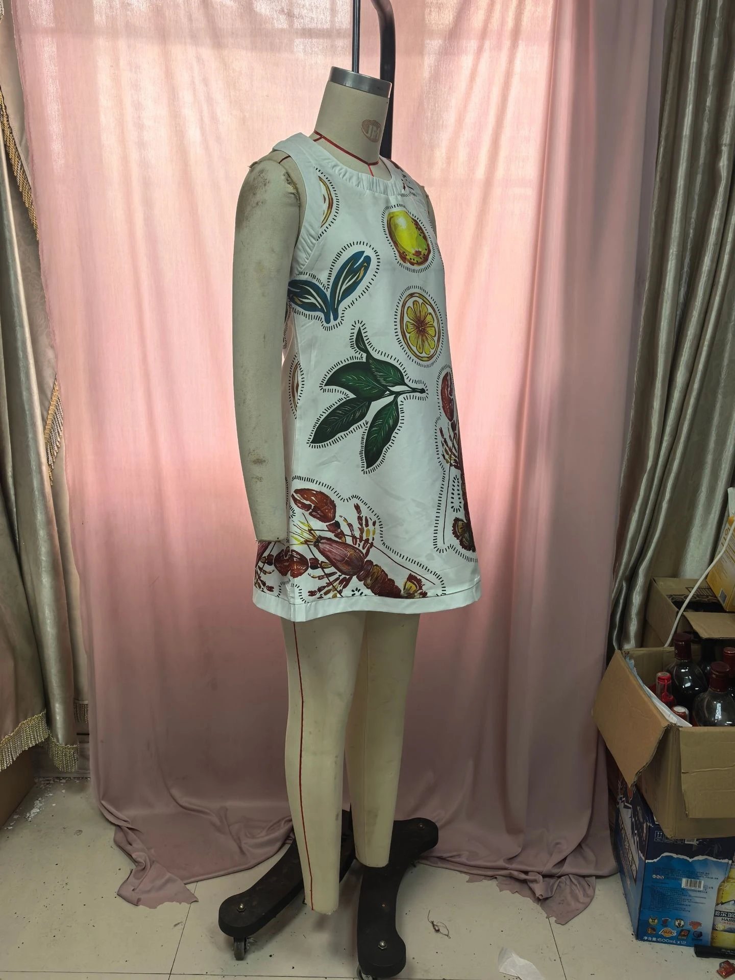 Design Fish Print Sleeveless Dress with Red Trim White Blue - 8