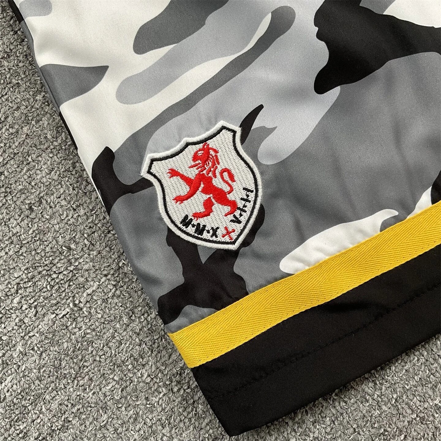 Corteiz Rules The World Shorts Black / Gray / Yellow - 13