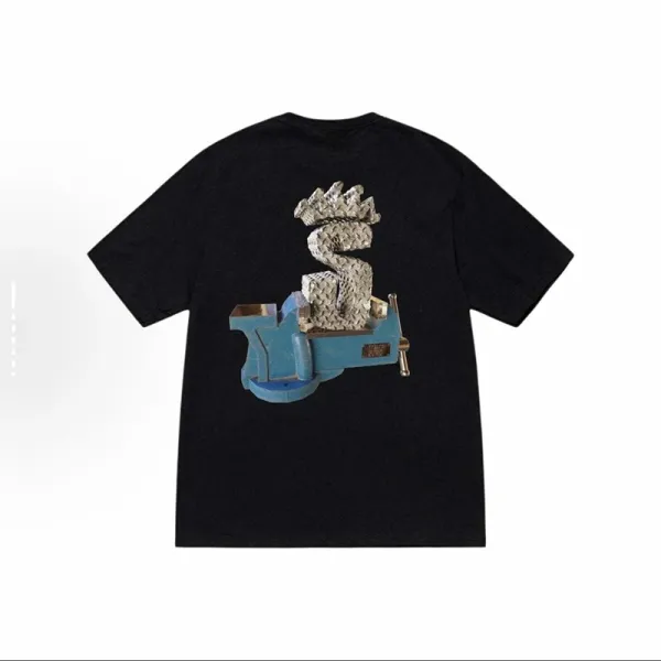 Design Vise Sculpture Print Black T-Shirt - 1