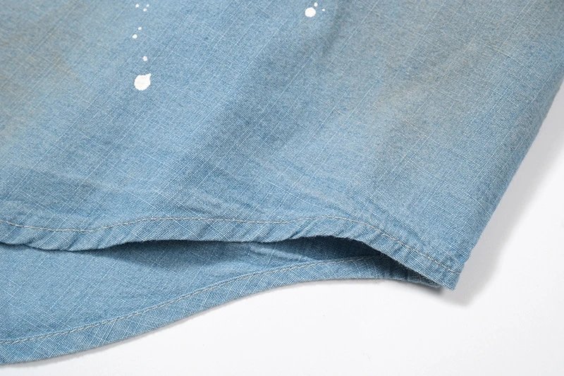 Design Oversized Denim Shirt with Paint Splatter and Back Graffiti Print Blue Shirt - 9