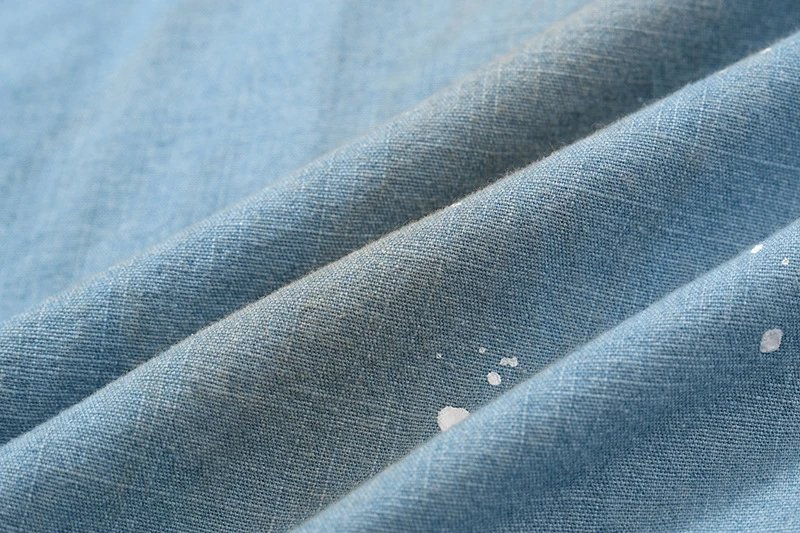 Design Oversized Denim Shirt with Paint Splatter and Back Graffiti Print Blue Shirt - 10