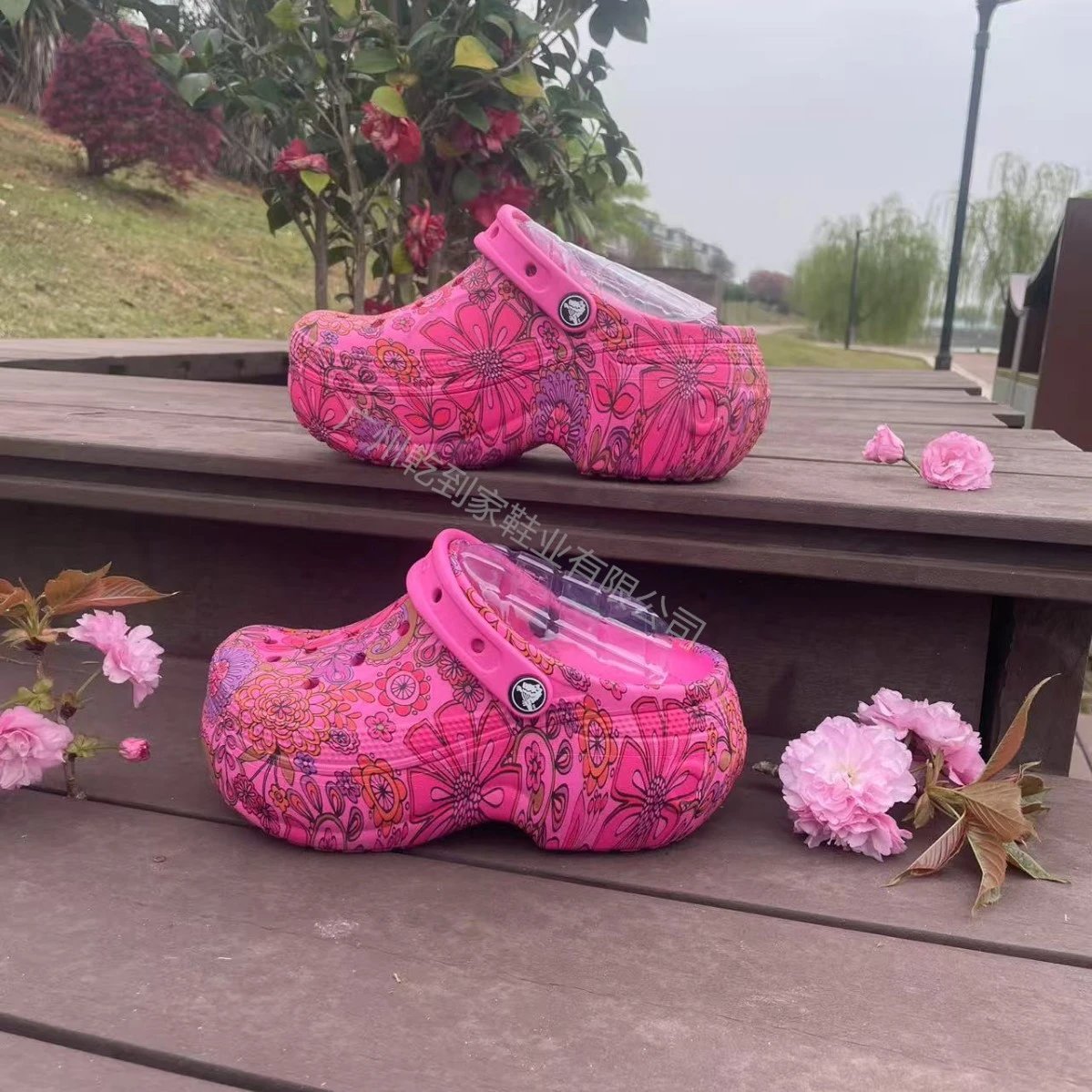 Crocs Classic Platform Clog Floral Print Multicolor Sandals - 4