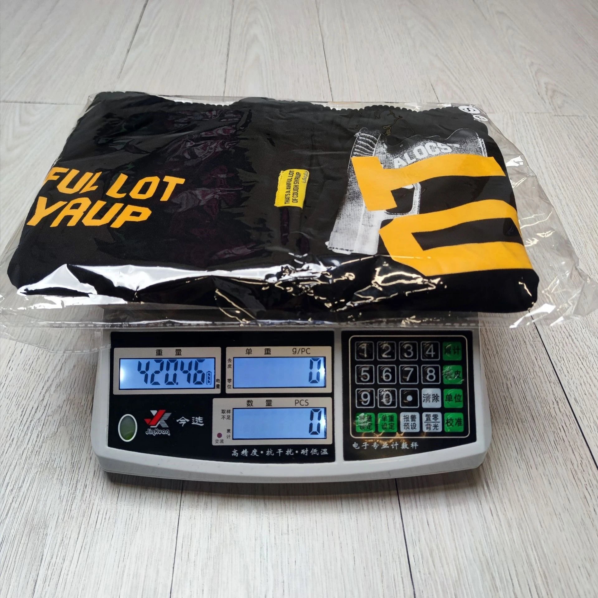 Design 'That's A Awful Lot Of Dead Homie' x 'Syrup' Graphic Sweatshorts Black Shorts - 3