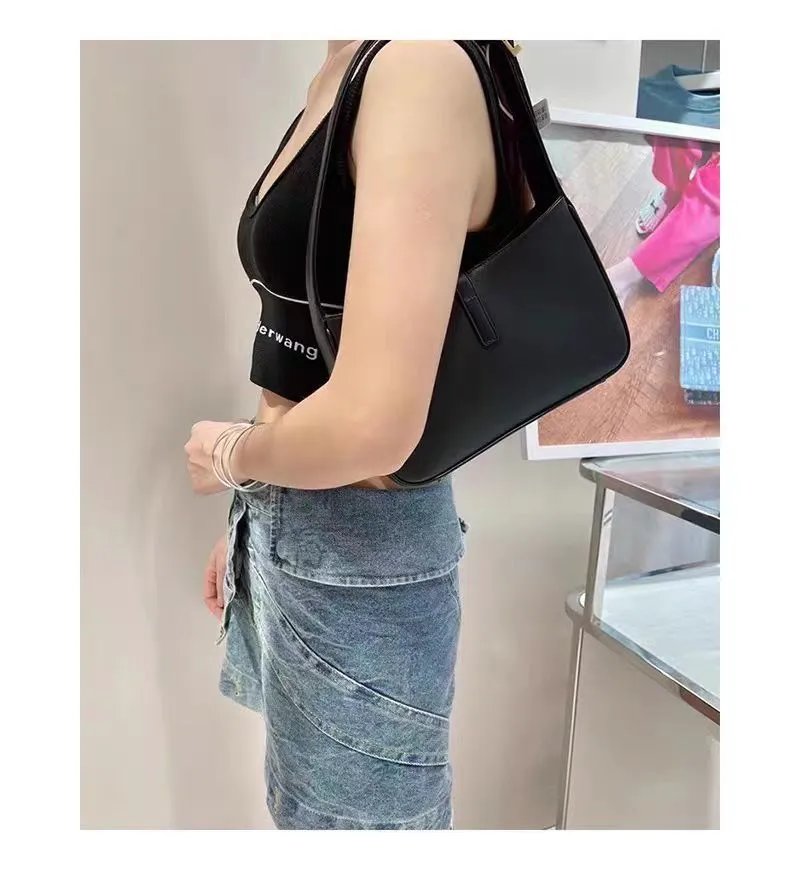 Design Croc-Embossed Black Hobo Bag - 6
