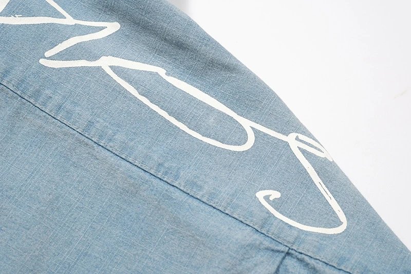 Design Oversized Denim Shirt with Paint Splatter and Back Graffiti Print Blue Shirt - 8