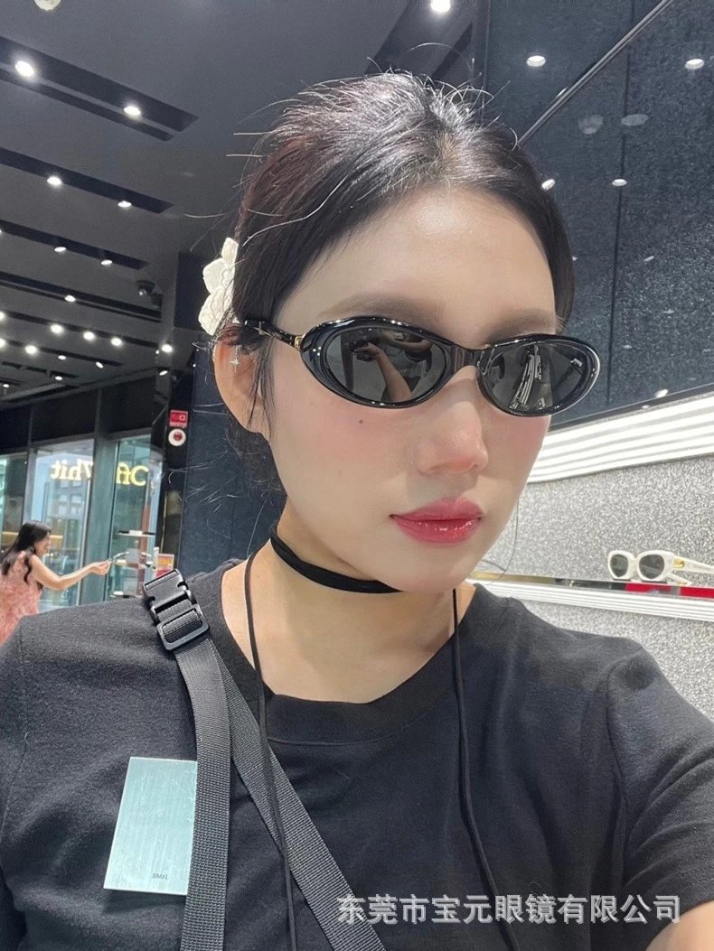 Design Tortoiseshell Foldable Sunglasses with Amber Lenses Sunglasses - 5