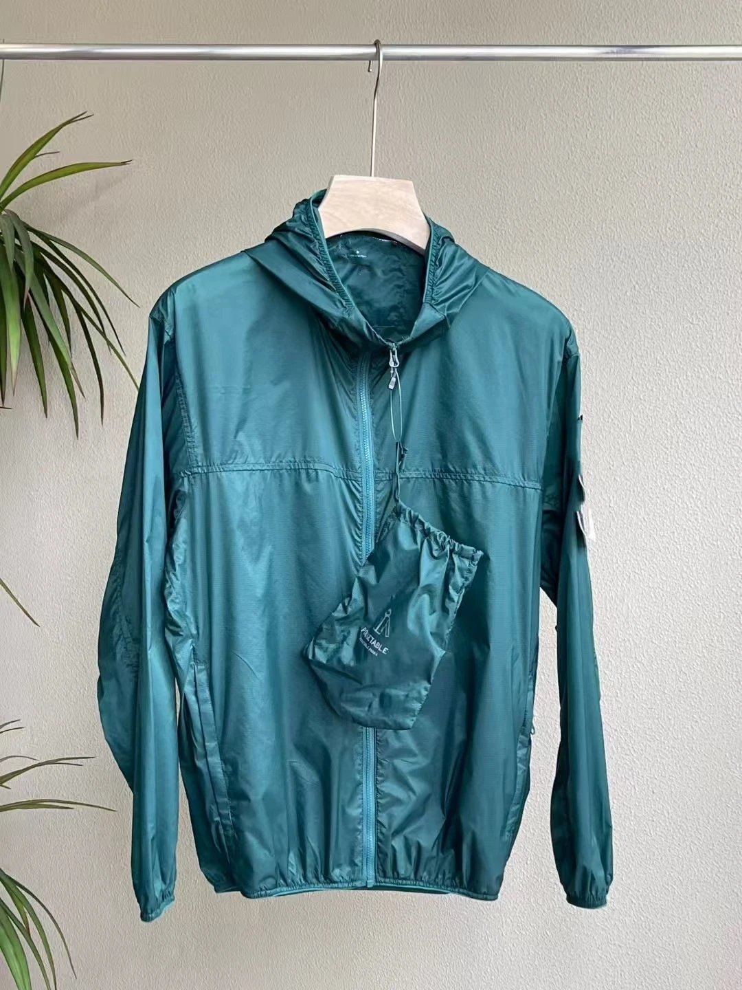 Metallica Packable Windbreaker Navy Outerwear - 15