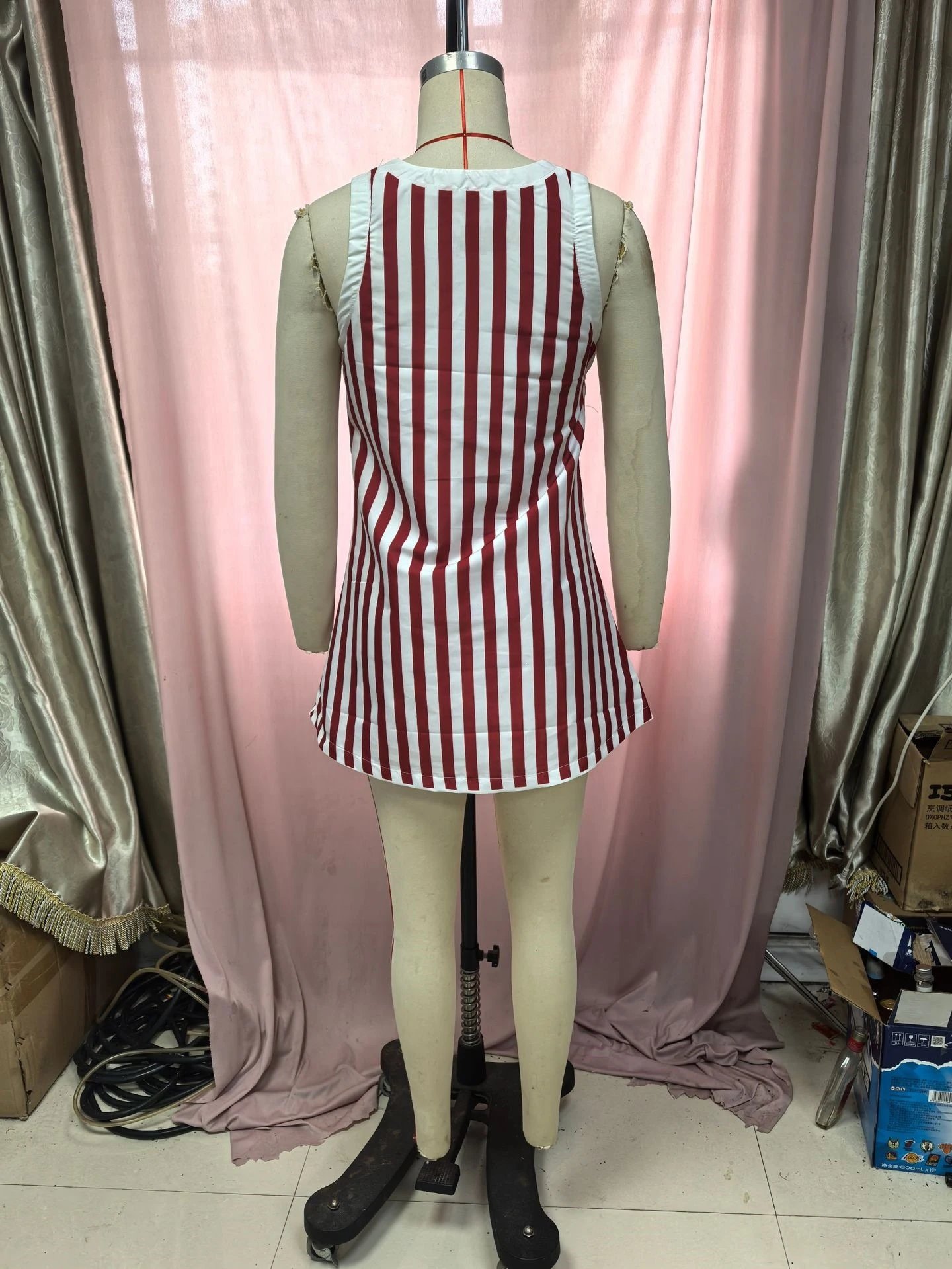 Design Fish Print Sleeveless Dress with Red Trim White Blue - 13