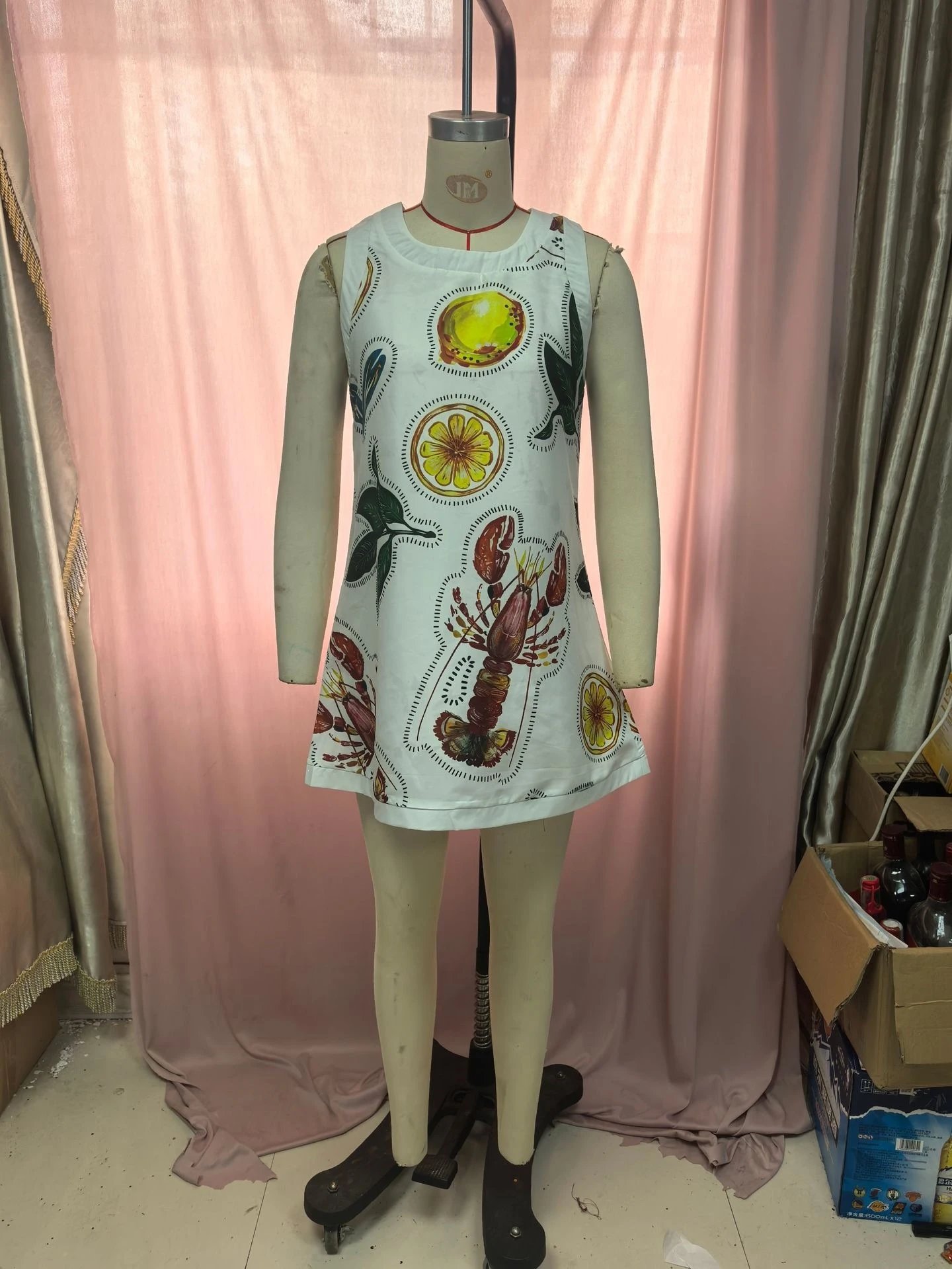 Design Fish Print Sleeveless Dress with Red Trim White Blue - 9