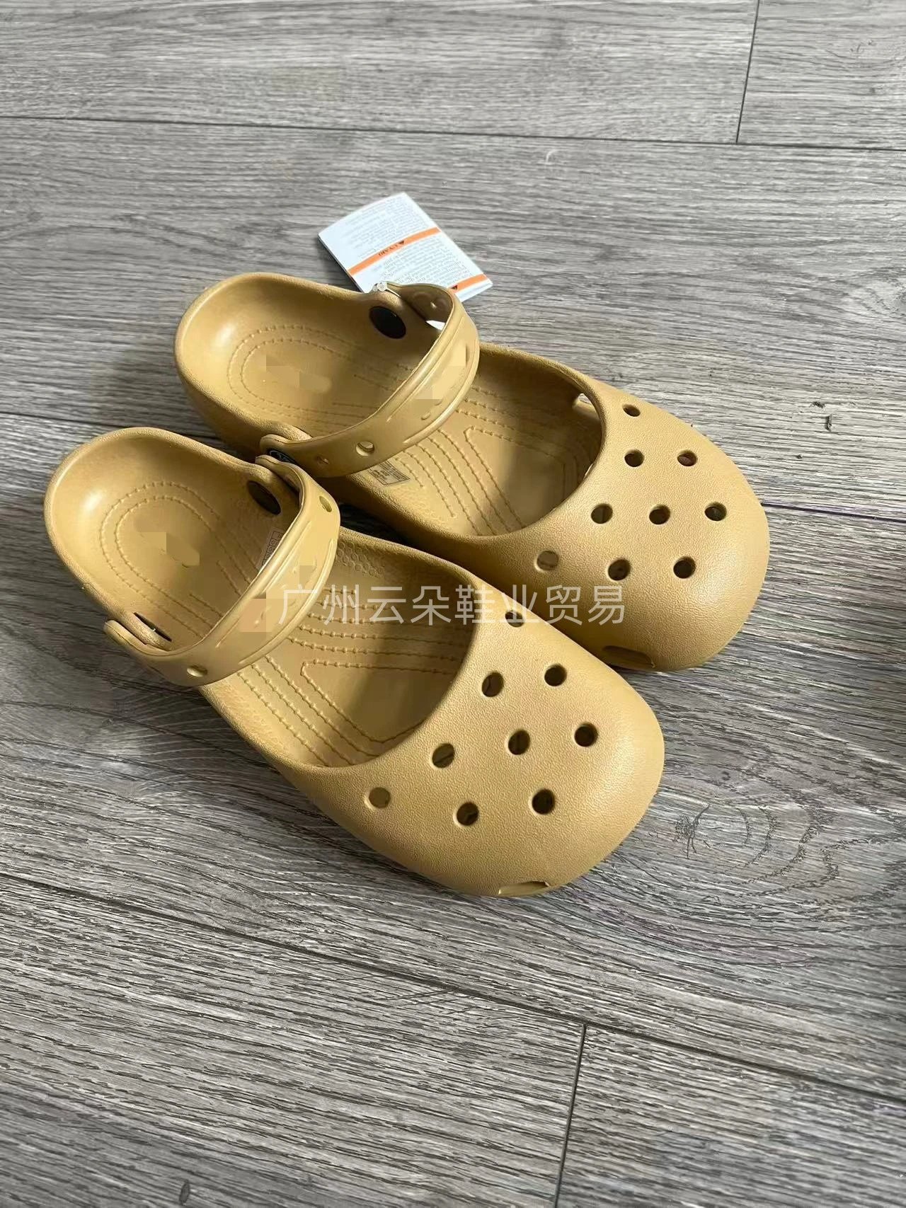 Crocs Classic Clog Pink Sandals - 6