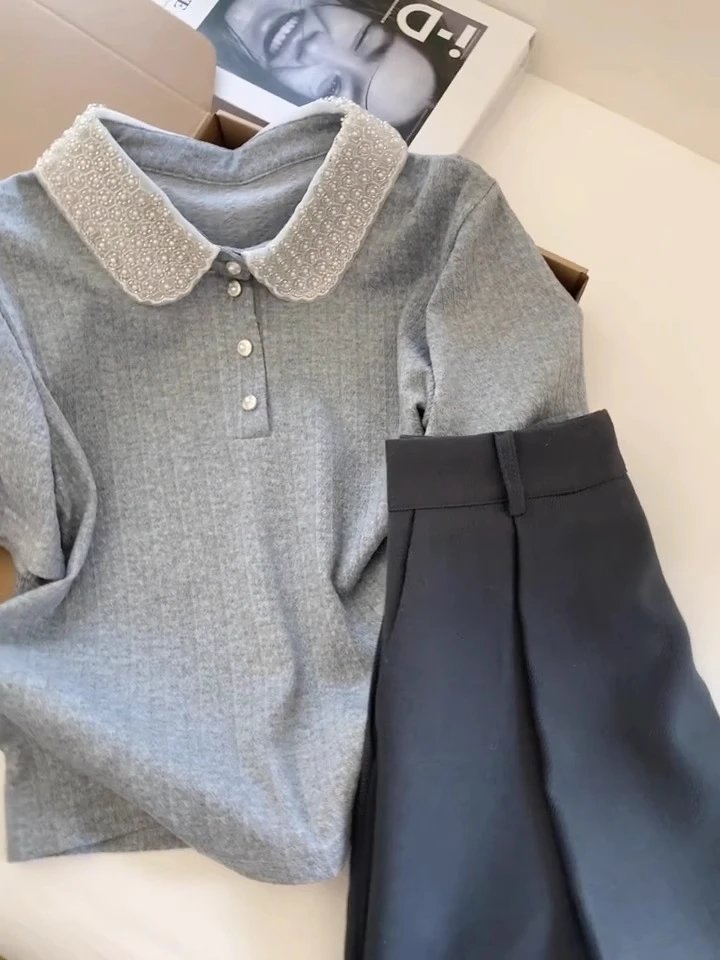 Design Peter Pan Collar Knit Polo in Gray with Pearl-Embellished Collar and Black Pleated Pants Tops Polo - 4