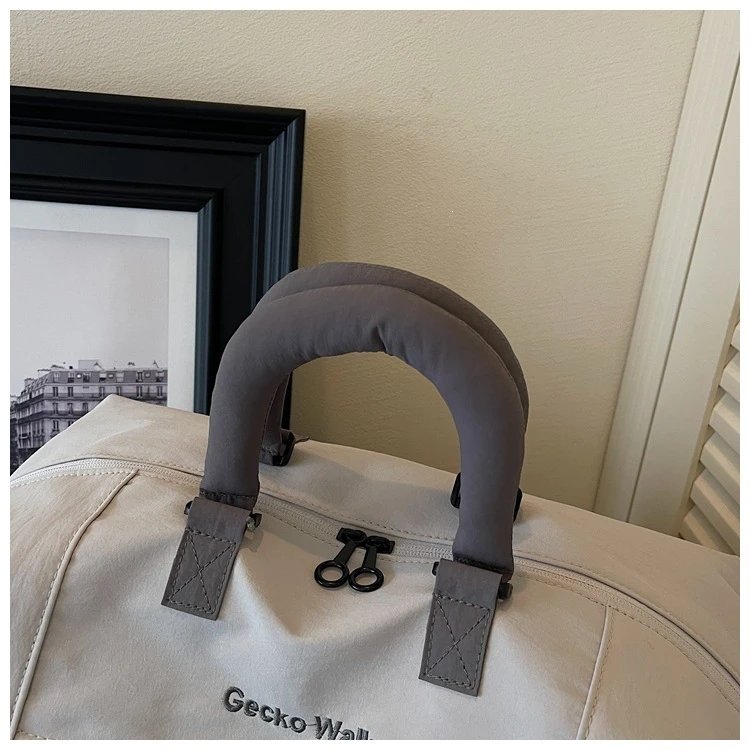 Design Gecko Walk Travel Duffle Bag Light Gray Travel Bags - 35