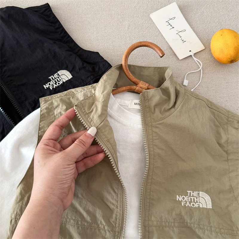 The North Face Lightweight Zip-Up Vest Olive Green Outerwear.vest - 7