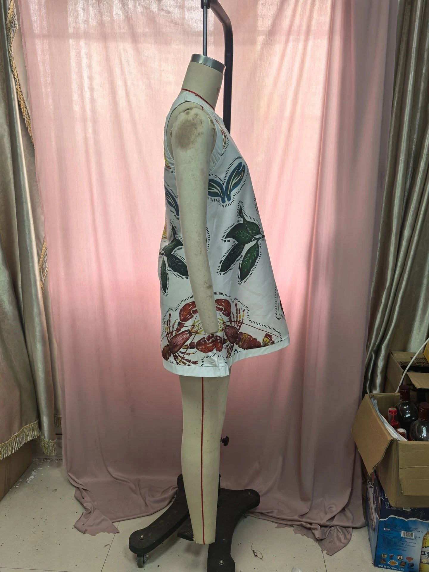Design Fish Print Sleeveless Dress with Red Trim White Blue - 10