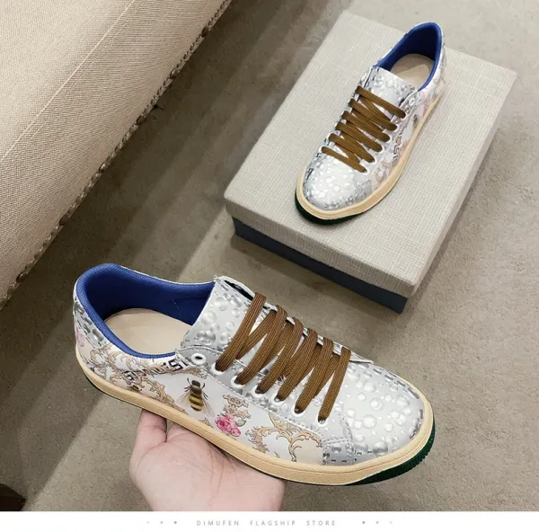 Design Floral Bee Print Green Textured Sneakers - 8