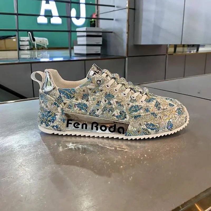 Design Fen Rode Embellished Crystal Sneakers - 10