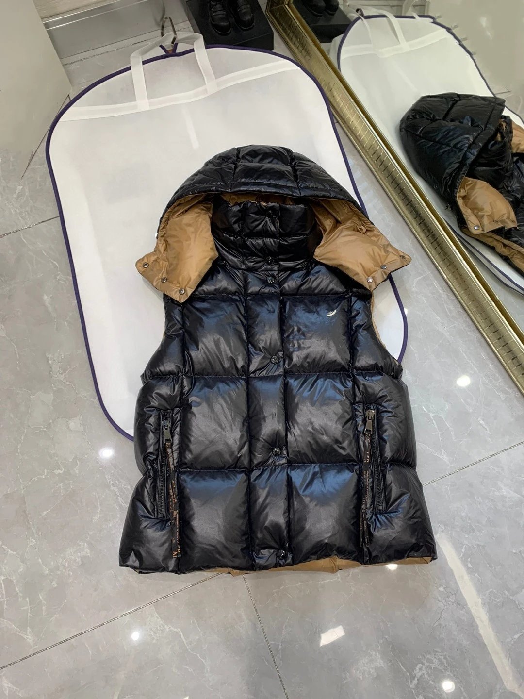 Moncler Genius Down Vest White with Pink Hood Outerwear.vest - 14