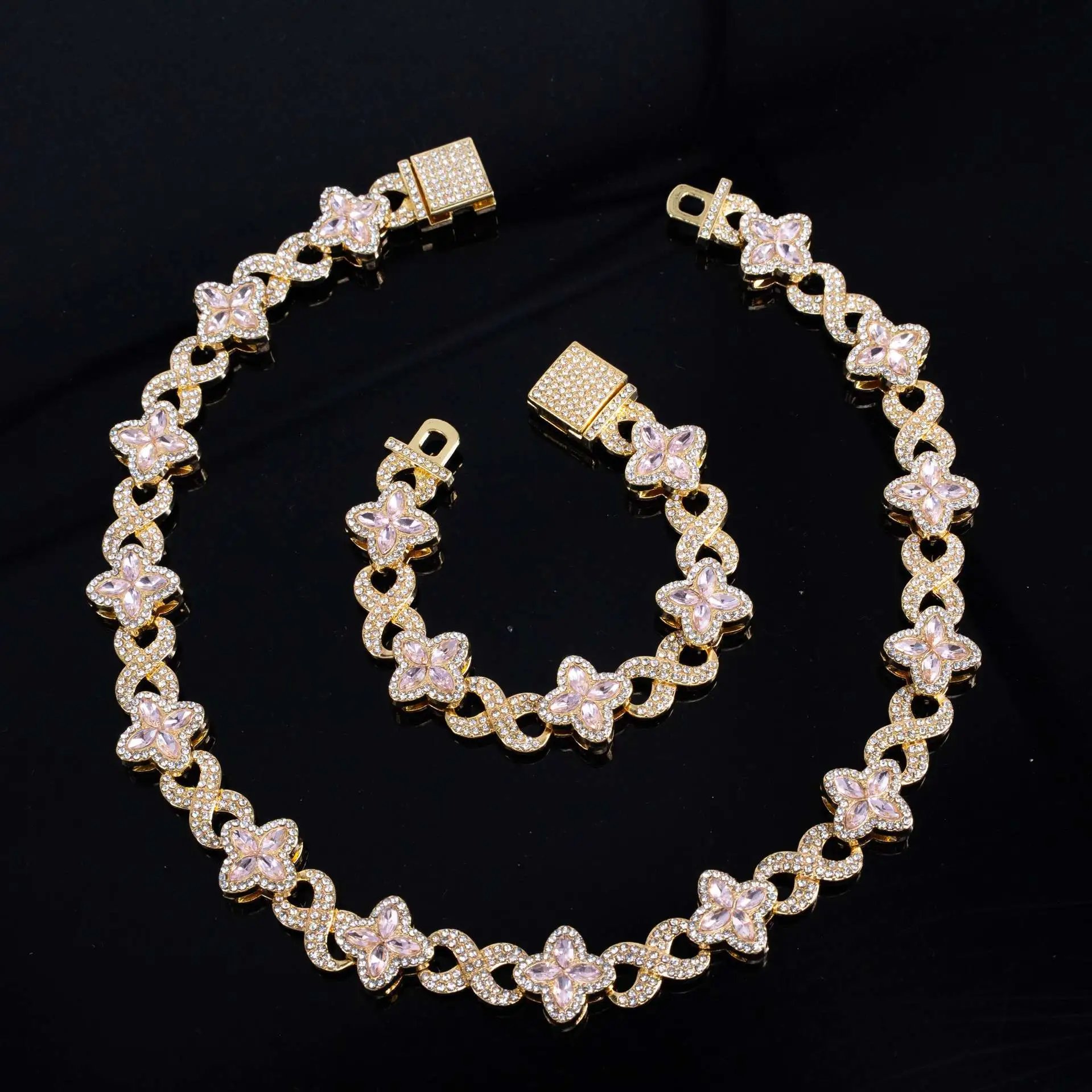 Design Floral Motif Emerald and Diamond-Style Bracelet Jewelry - 3