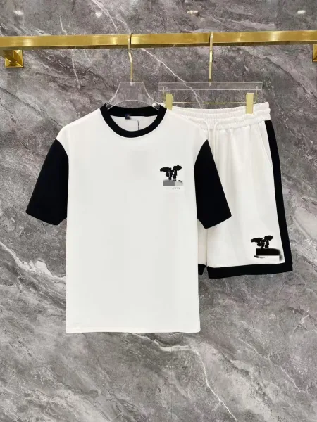 Design Two-Tone Logo Set White / Black Casual Set - 1