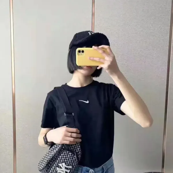 Nike Swoosh Logo T-Shirt Yellow T-Shirt - 20