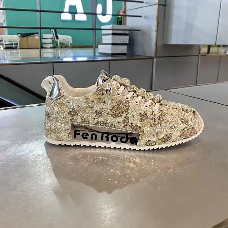 Design Fen Rode Embellished Crystal Sneakers - 8