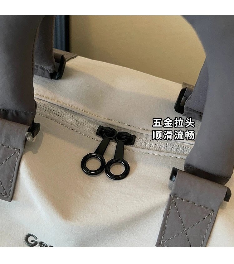 Design Gecko Walk Travel Duffle Bag Light Gray Travel Bags - 7