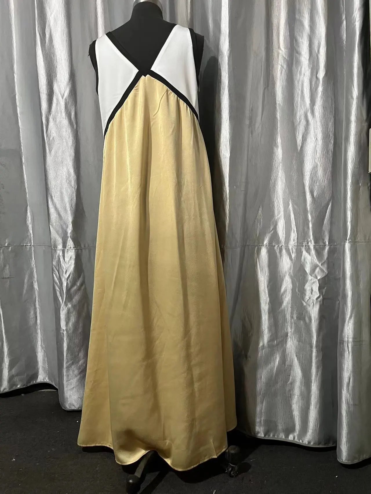 Design Color-Block V-Neck Maxi Dress Green - 28