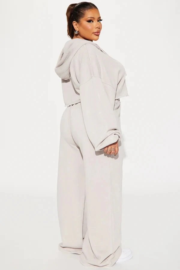 Design Cropped Hoodie and Wide-Leg Sweatpants Set in Light Gray - 45