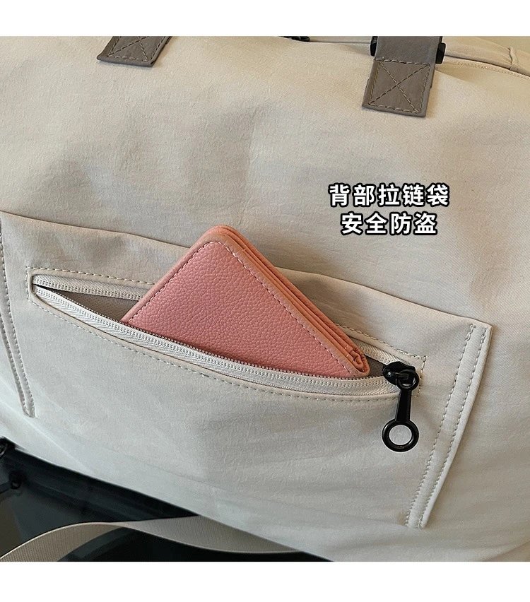 Design Gecko Walk Travel Duffle Bag Light Gray Travel Bags - 13