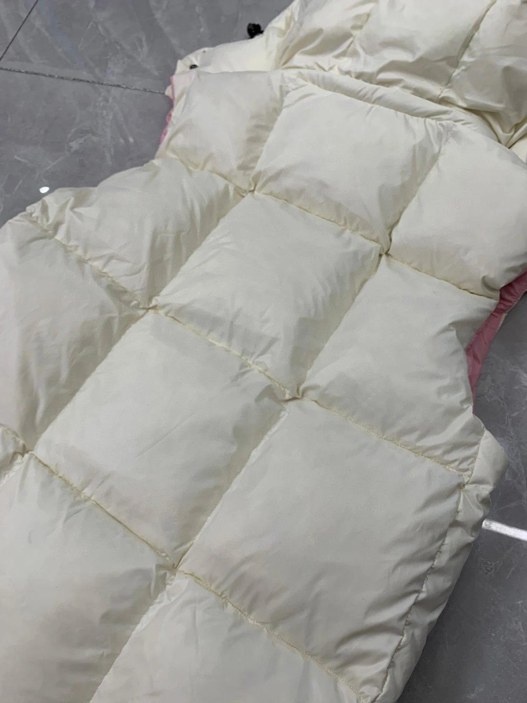 Moncler Genius Down Vest White with Pink Hood Outerwear.vest - 10