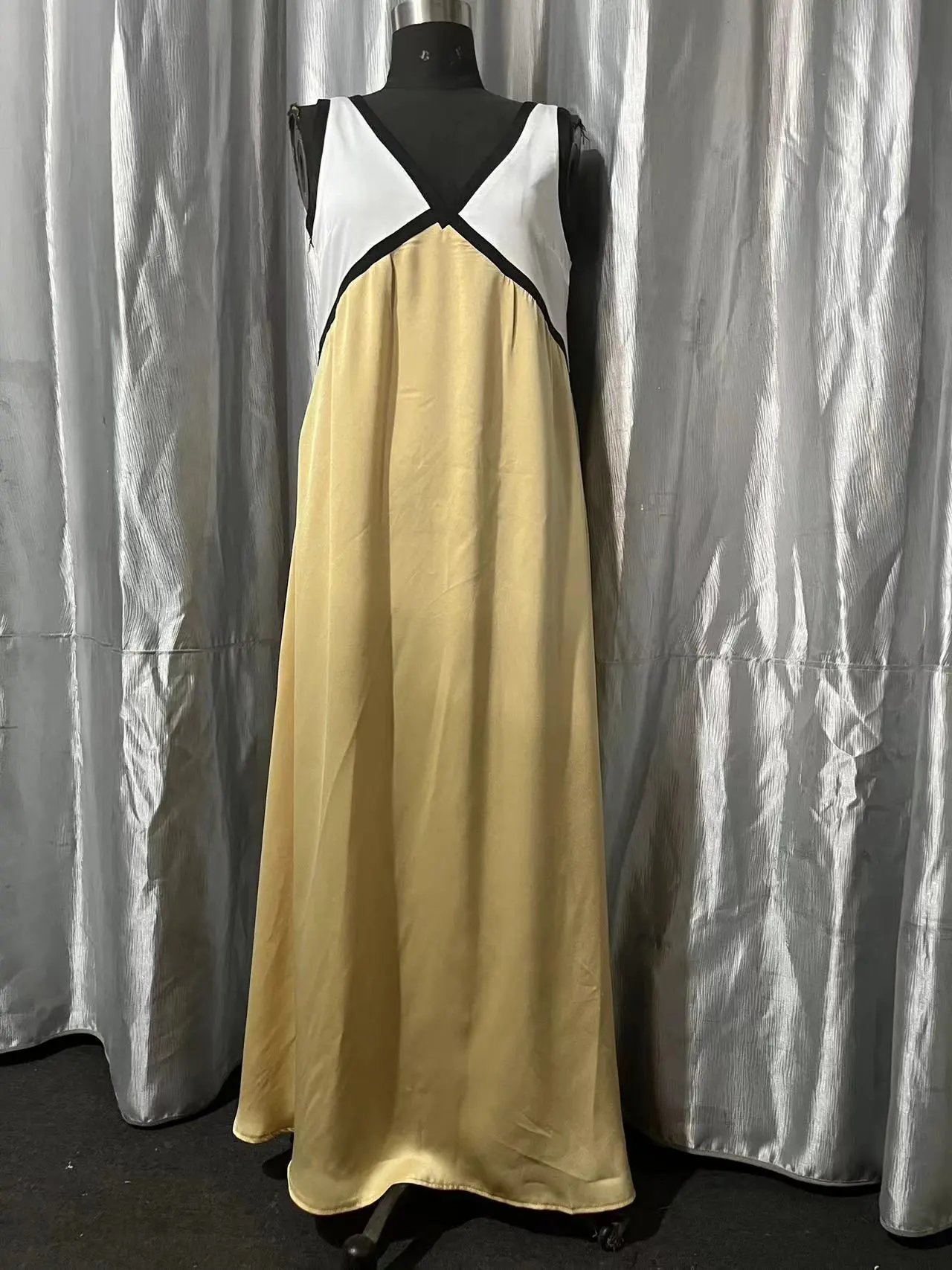 Design Color-Block V-Neck Maxi Dress Green - 29