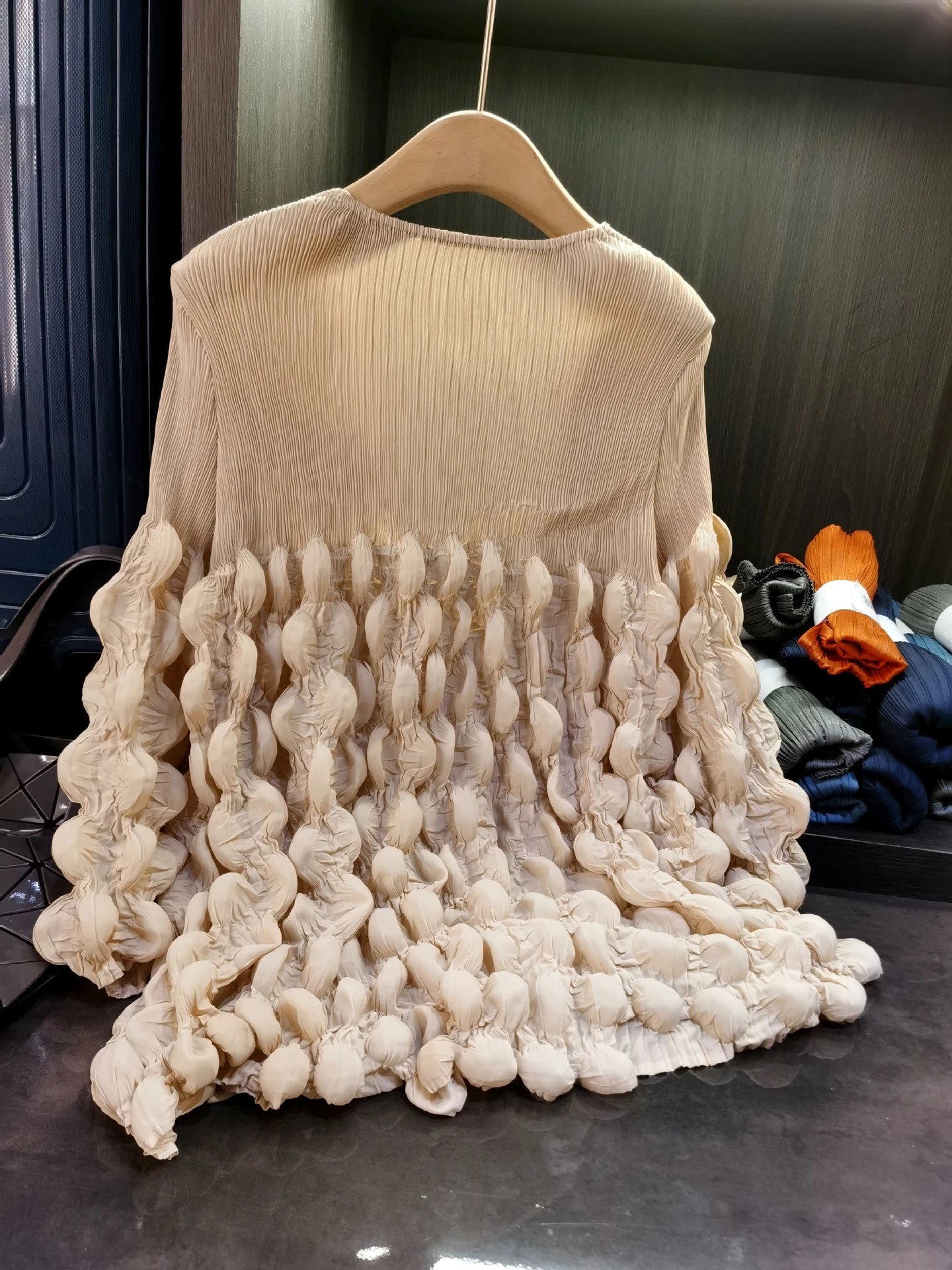 Design Pleated Ruched V-Neck Top Beige - 10