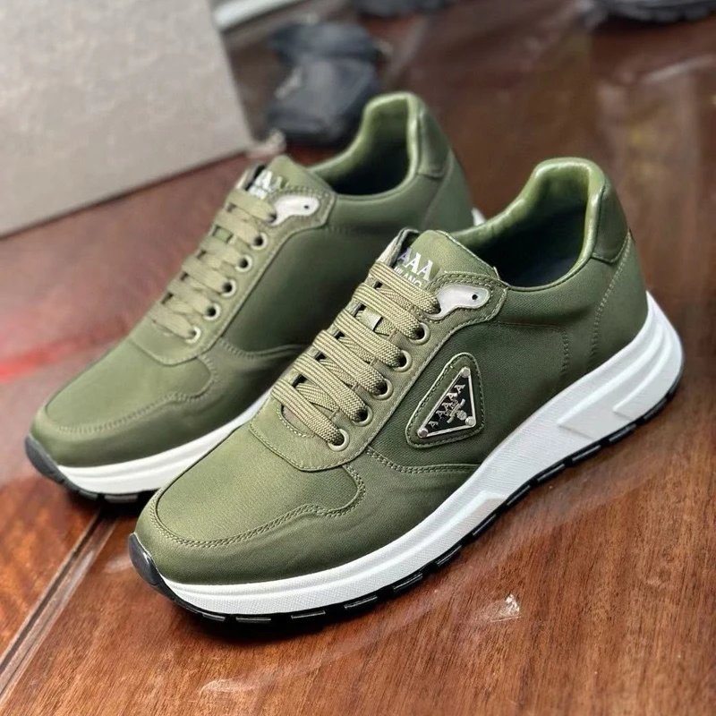 Prada Re-Nylon Runner Navy and Black Sneakers Chunky Sneakers - 4