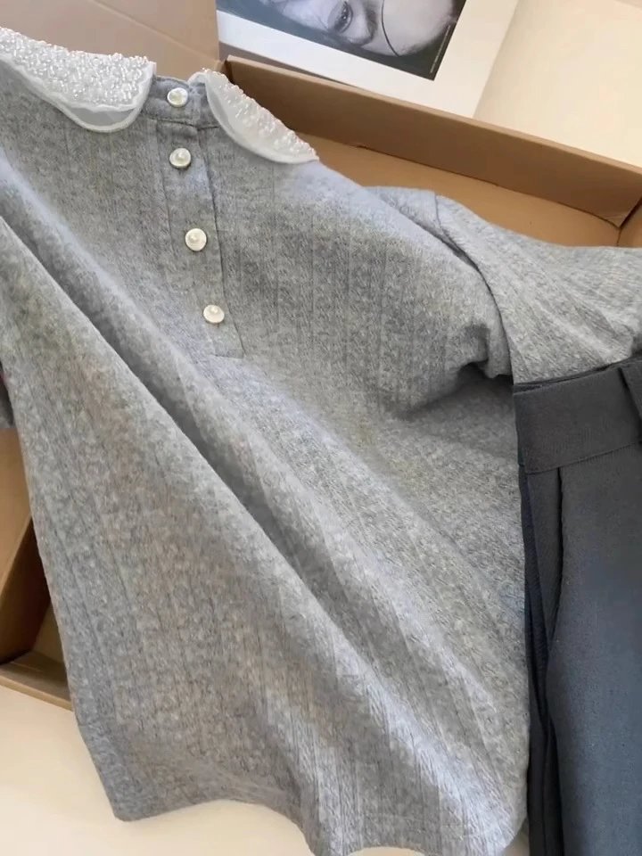 Design Peter Pan Collar Knit Polo in Gray with Pearl-Embellished Collar and Black Pleated Pants Tops Polo - 6