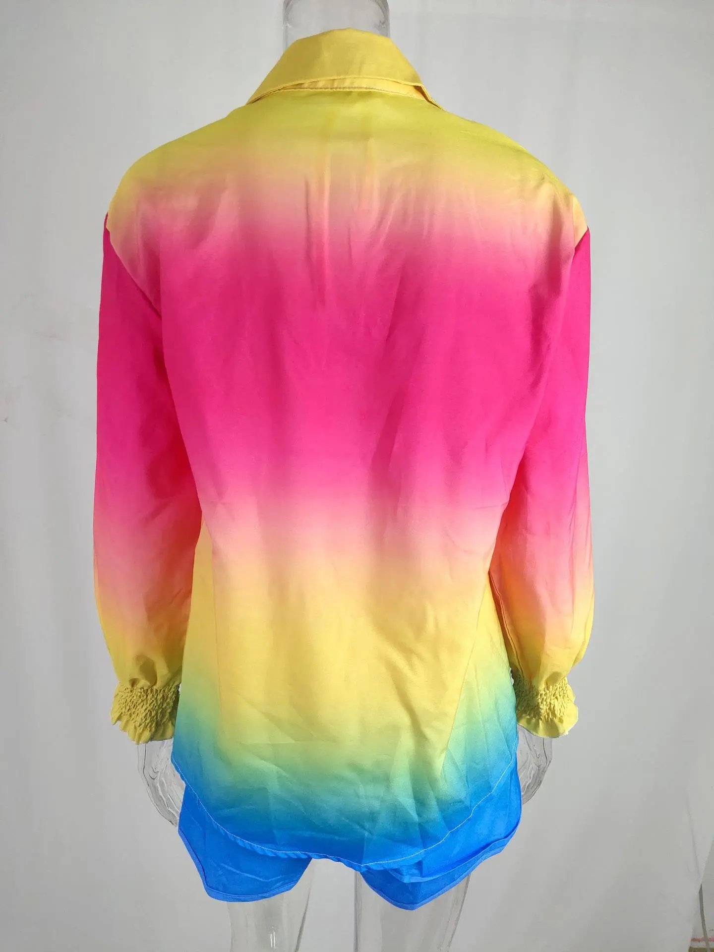 Design Gradient Ombre Tie-Dye Two-Piece Set with Ruffled Crop Top and Shorts - 18