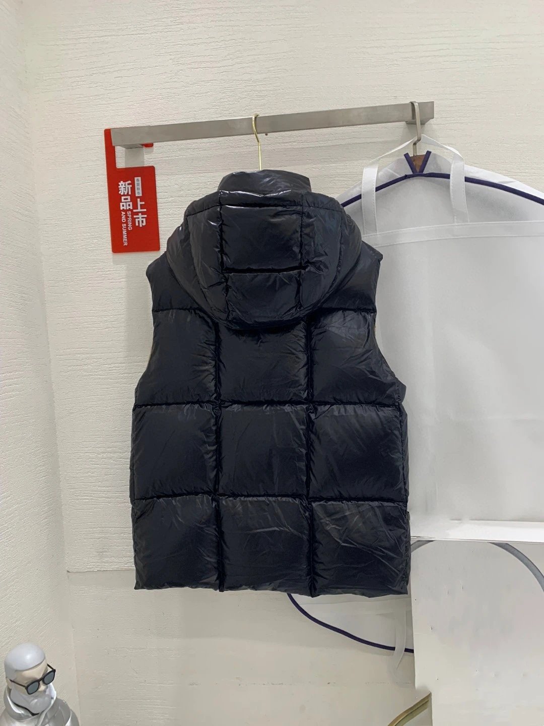 Moncler Genius Down Vest White with Pink Hood Outerwear.vest - 13