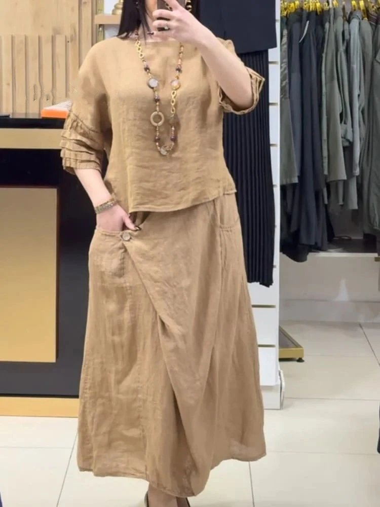 Design Black Textured Linen Set: Cropped Top with Ruched Sleeves and Asymmetrical Wrap Skirt - 4