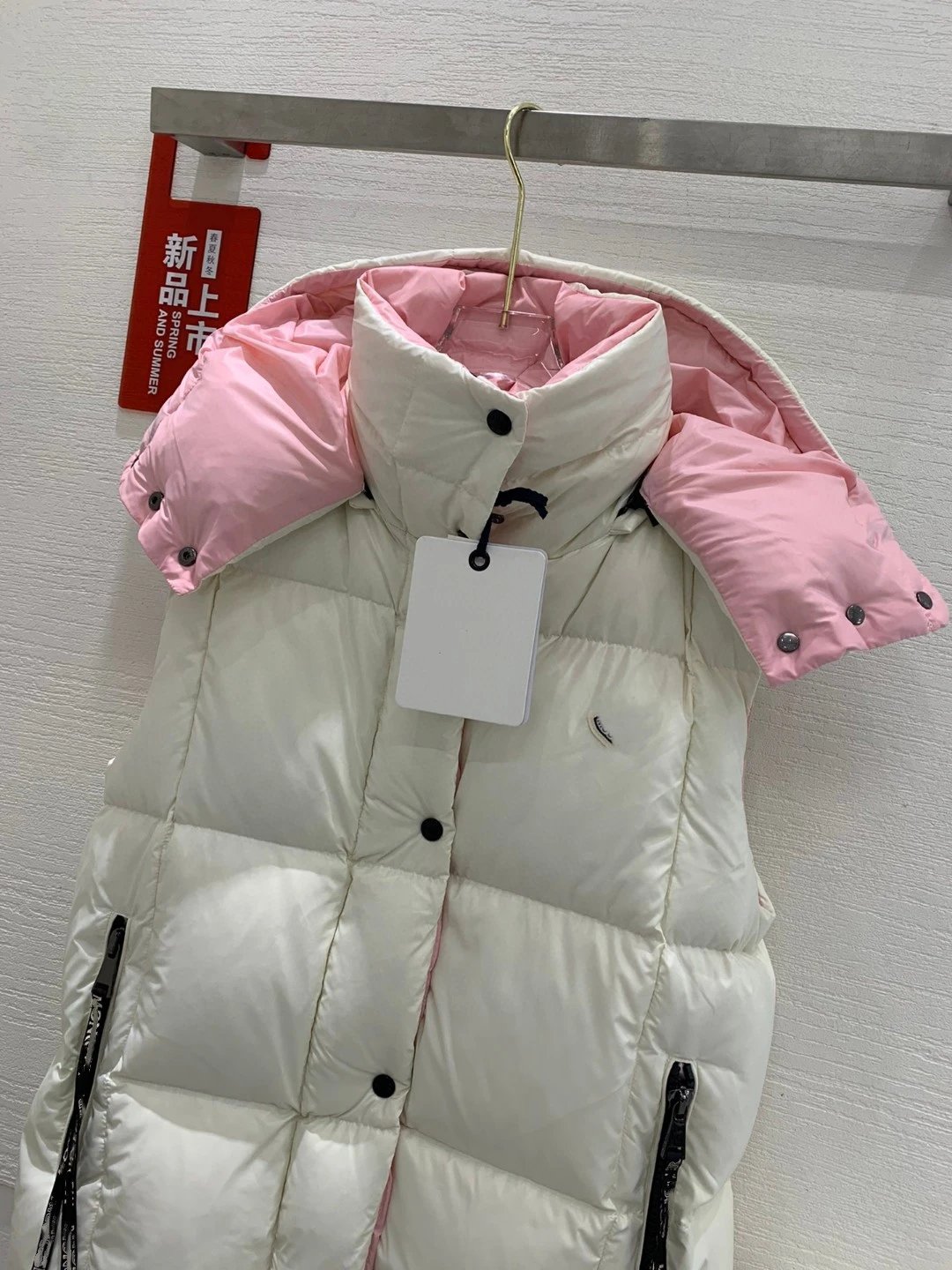Moncler Genius Down Vest White with Pink Hood Outerwear.vest - 7