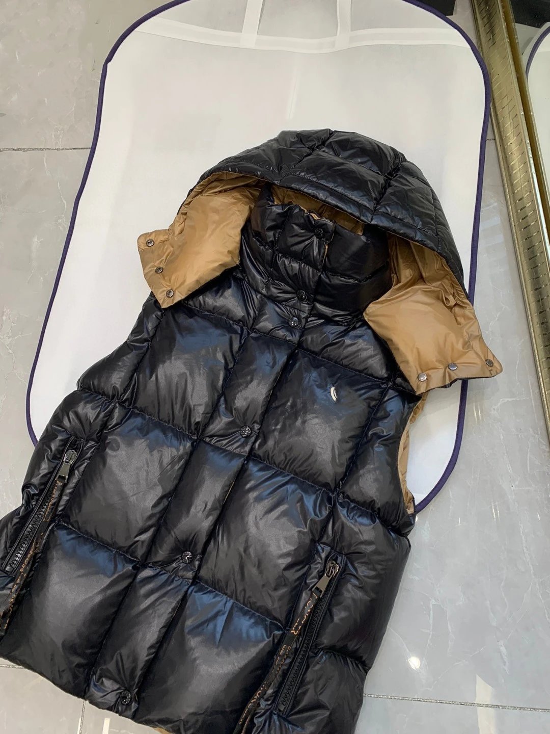 Moncler Genius Down Vest White with Pink Hood Outerwear.vest - 15