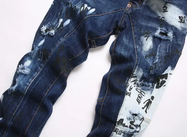 Design Distressed Graffiti Print Denim Jeans - 10