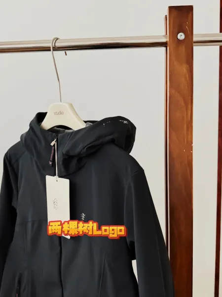 Design KOLON Sport Hooded Softshell Jacket Black Outerwear - 13