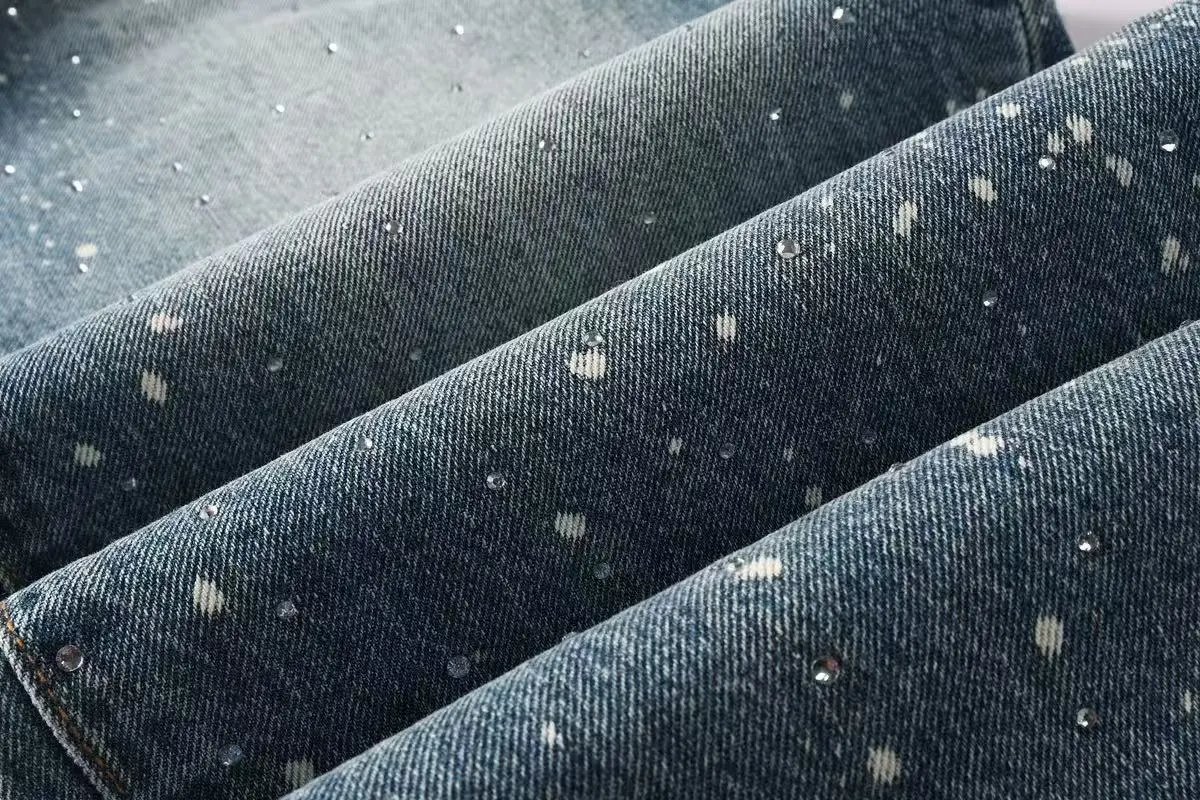 Design Crystal-Embellished Distressed Black Jeans - 14