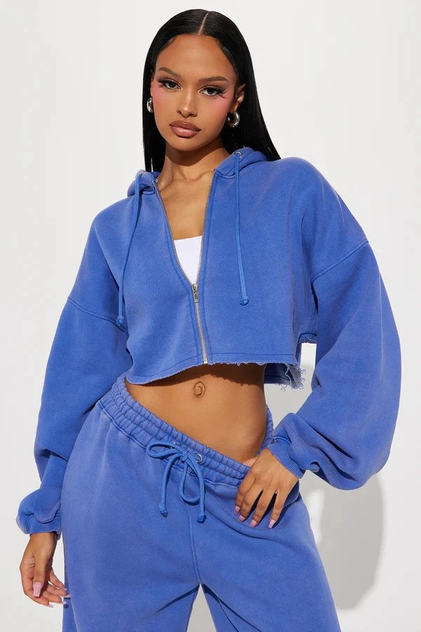 Design Cropped Hoodie and Wide-Leg Sweatpants Set in Light Gray - 19