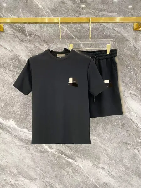Design Minimalist Black Graphic T-Shirt and Shorts Set - 1