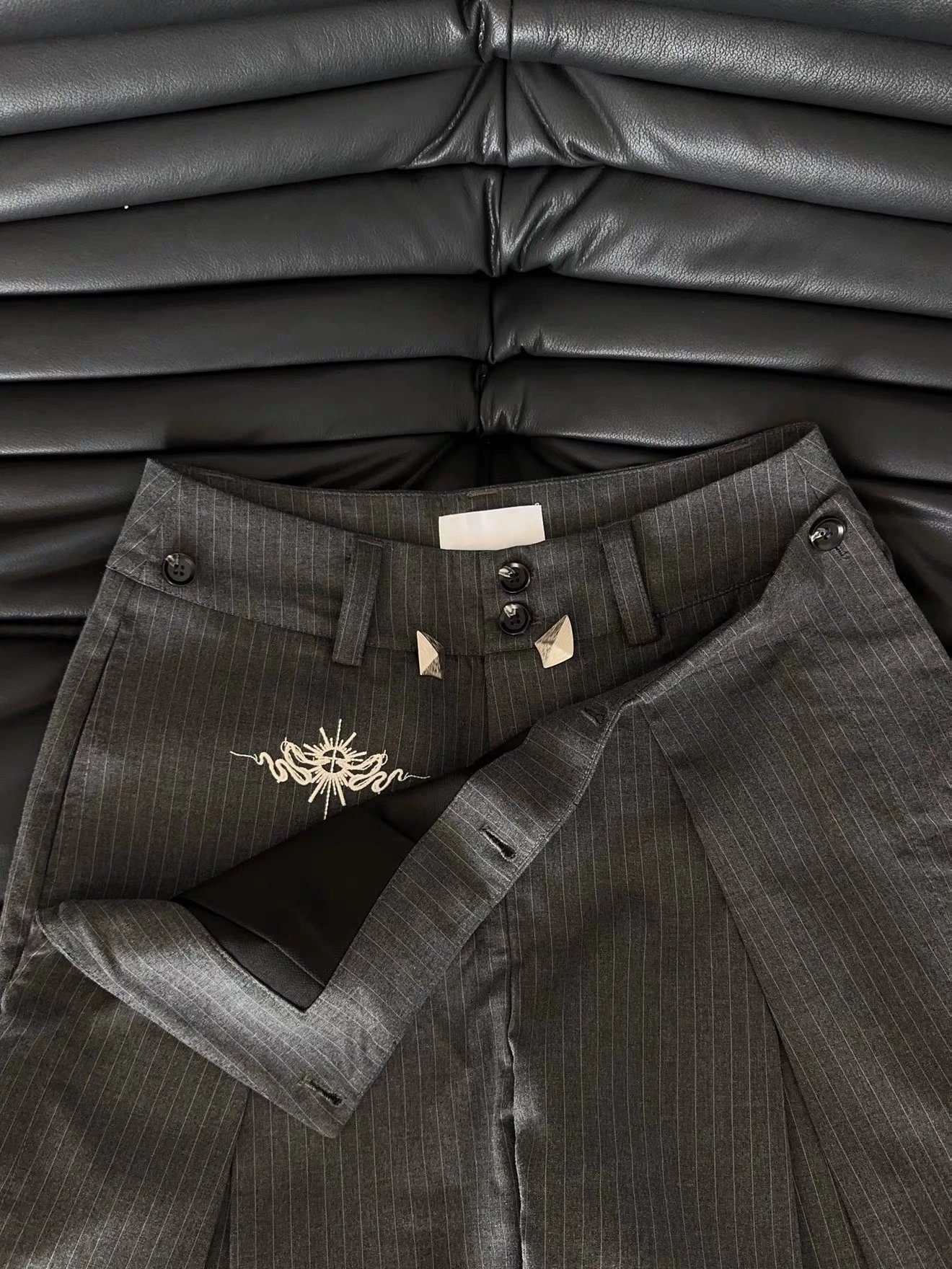 Design Wide-Leg Pinstripe Trousers with Embroidered Motif Gray Pants - 4